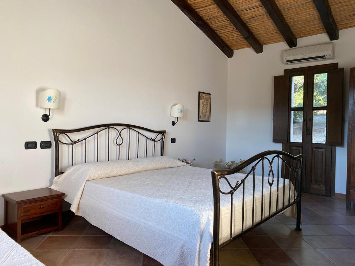 אולביה Li Paduleddi Country Guest House מראה חיצוני תמונה