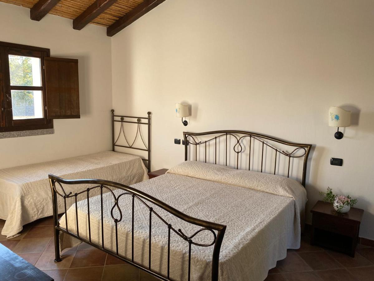 אולביה Li Paduleddi Country Guest House מראה חיצוני תמונה